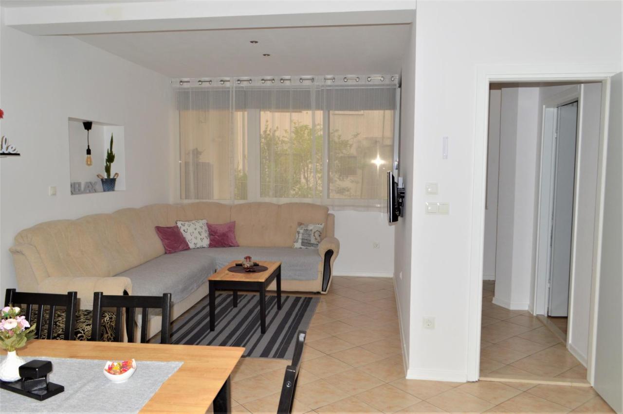 Apartman Luka Apartment Kastela Exterior photo