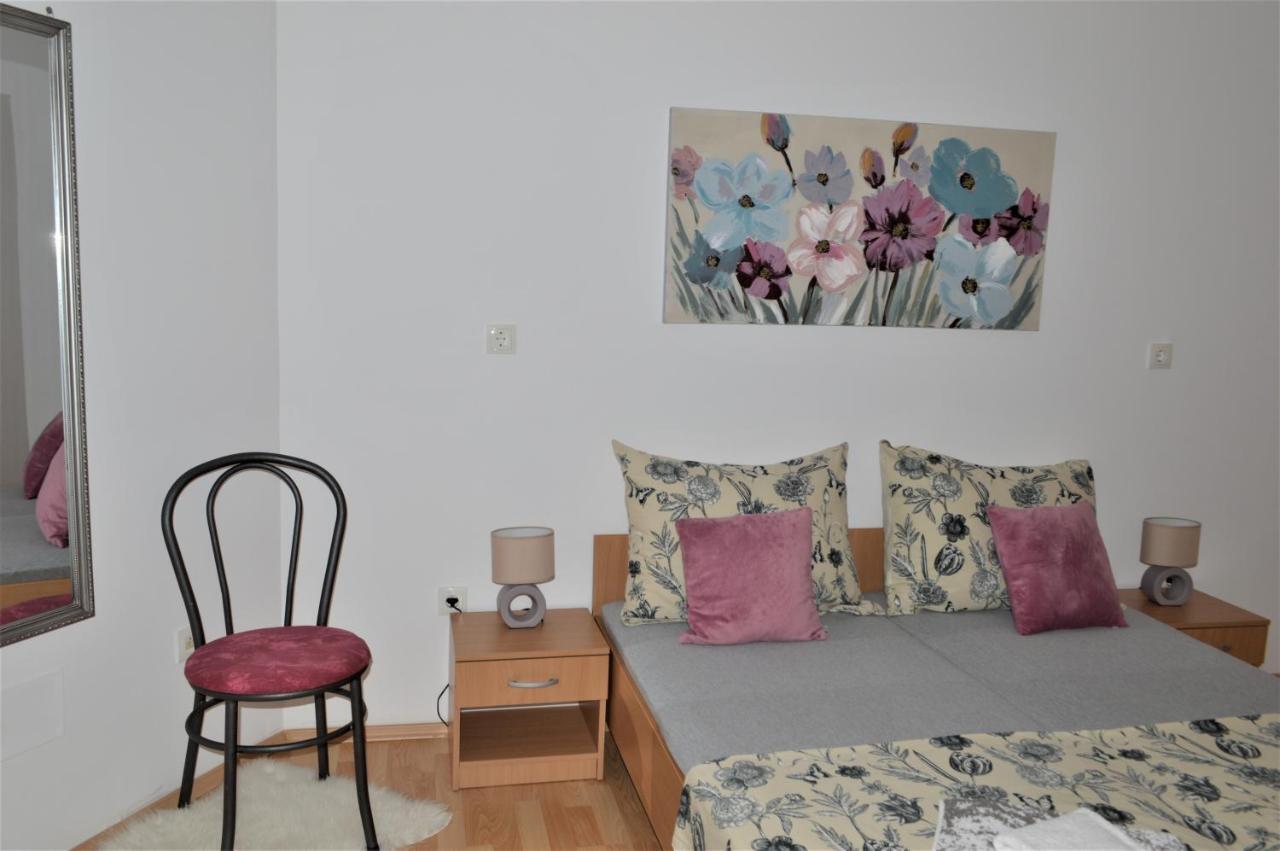 Apartman Luka Apartment Kastela Exterior photo